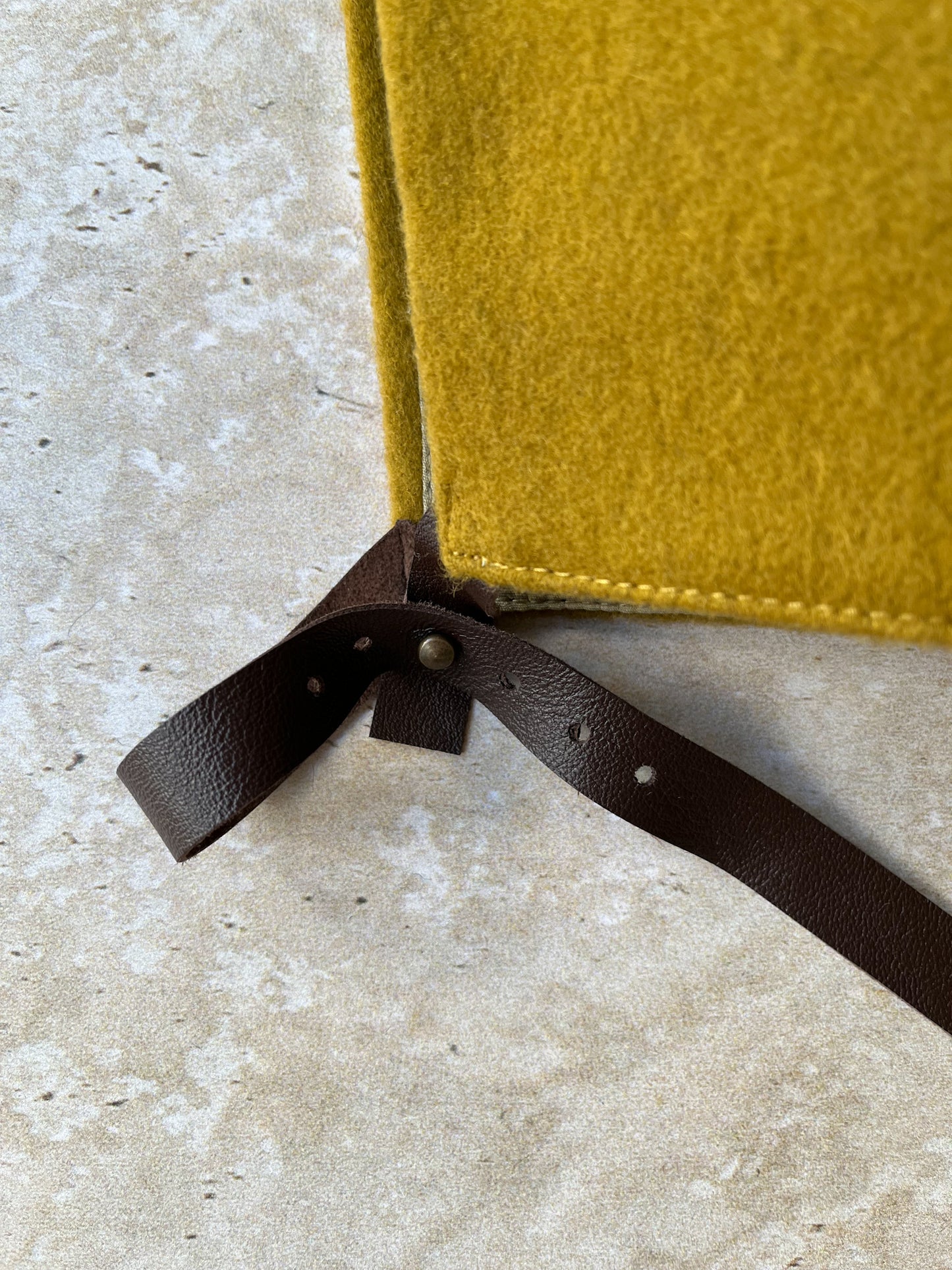 Kapa za odrasle sa gombom - zelena