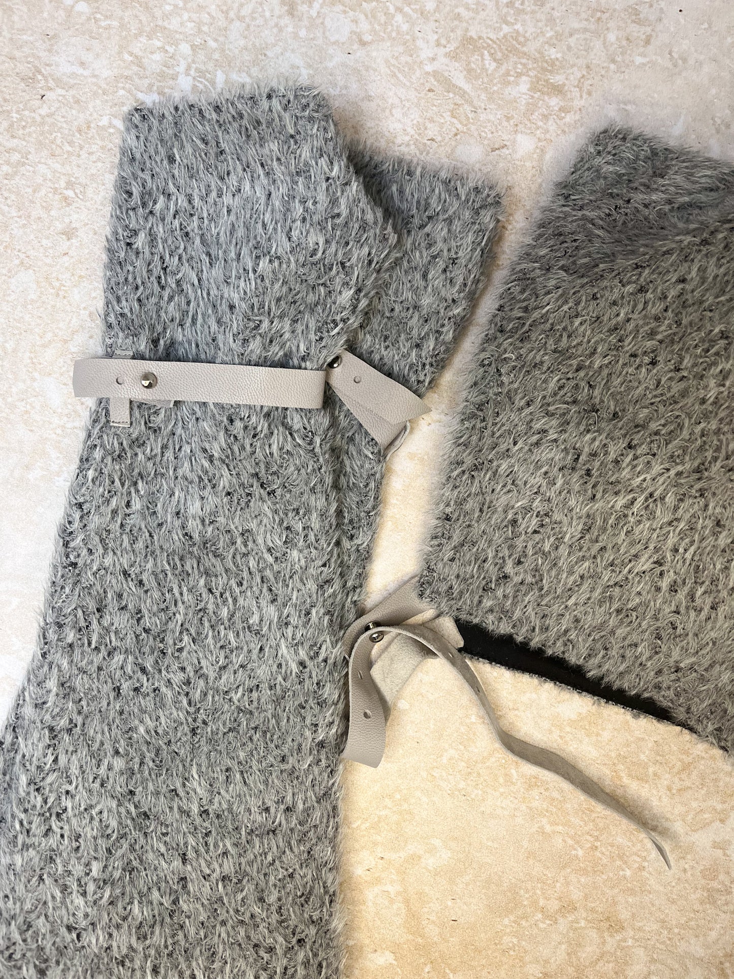 Komplet kapa i duge rukavice od sive alpake